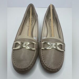 Life Stride Fatima Taupe Eternity Loafers Size 6M